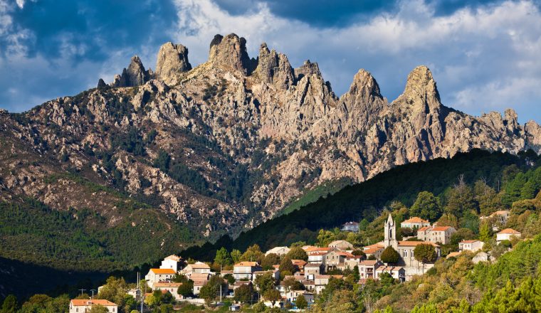 Aiguilles de Bavella, village de Zonza, Corse