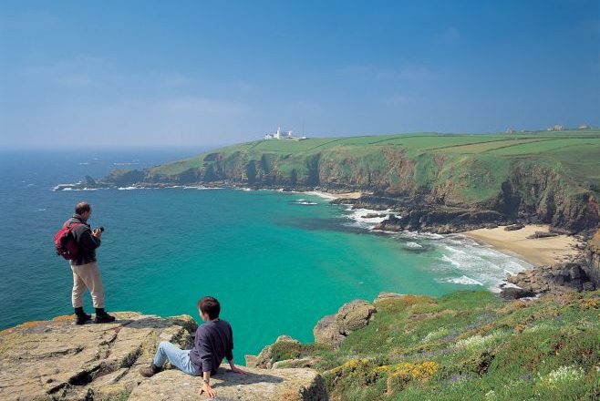 Housel Bay to the Lizard lighthouse