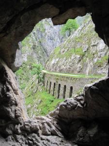 Rita Jaros - view from the walkway toward the aqueduct that carries water to Carmamena, above Poncebos.